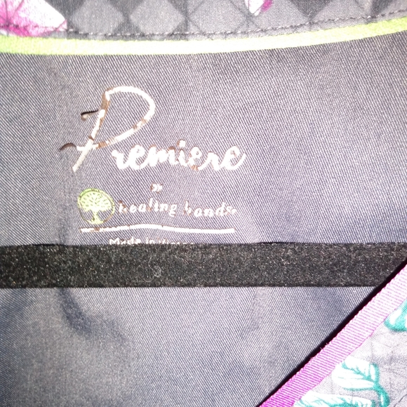 Scrub top - Picture 2 of 3